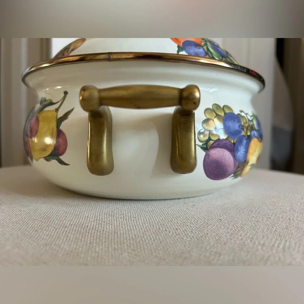 Vintage Cornucopia Kitchen Enamel Casserole Dutch Oven Fruit Design 2.5 Quart
